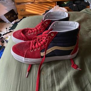 Captain Marvel Vans ALMOST BRAND NEW!!